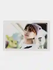 Бежевый наклейка на банковскую карту stray kids