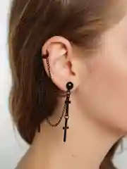 Черный серьги-подвески с крестами
