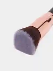Кисть для макияжа