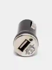 Черный автомобильное зарядное устройство USB
