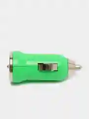 Зеленый автомобильное зарядное устройство USB