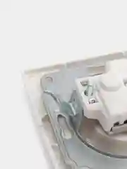Розетка с крышкой скрытой установки, земля, белая, 16А 3500W