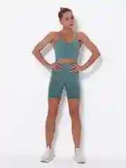 Зеленый женский костюм для фитнеса: шорты и топ