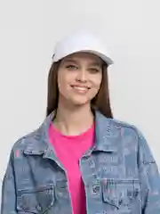 Белый кепка с текстовым принтом