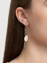 Бежевый серьги  с ракушками