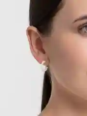 Белый серьги