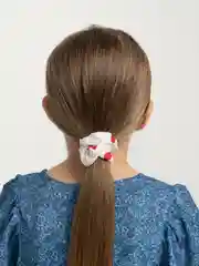 Белый резинка для волос
