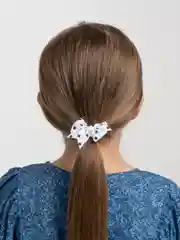 Белый резинка для волос