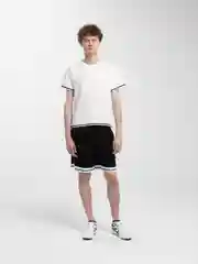 Белый мужской костюм