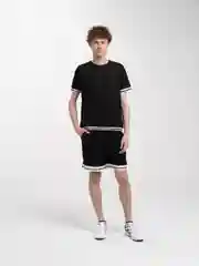 Черный мужской костюм