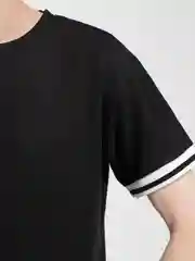 Черный мужской костюм