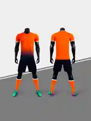 Оранжевый мужской спортивный комплект: шорты и футболка