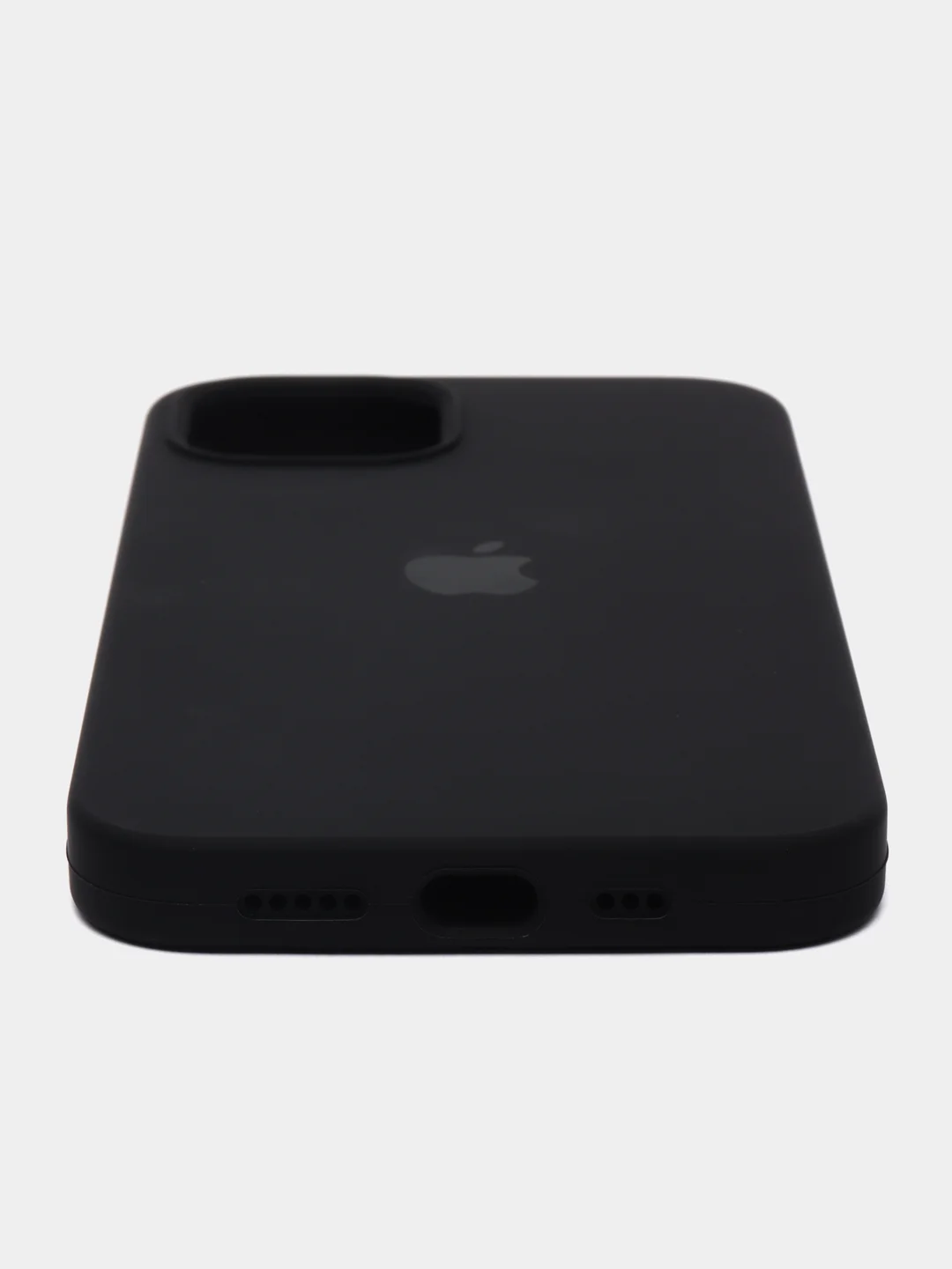 Черный чехол для iPhone 13