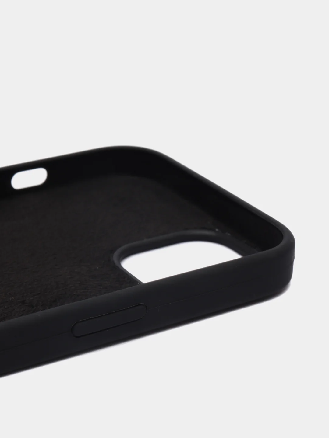 Черный чехол для iPhone 13