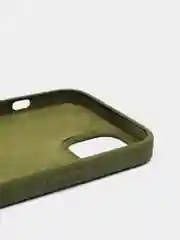 Зеленый чехол для iPhone 13