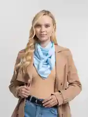 Небесно-голубой однотонный платок 90х90