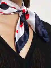 Красный платок женский, шелковый