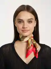 Алый платок женский, шелковый