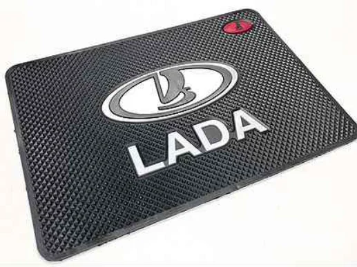 Белый противоскользящий коврик на панель, с логотипом LADA