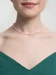 Розовый чокер из бисера