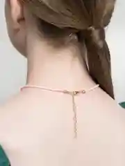 Розовый чокер из бисера