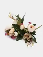 Светло-бежевый искусственные цветы: камелии, пионы, букет