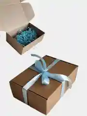 Подарочная коробка, 22 х 18 х 7 см., с наполнителем и атласной лентой