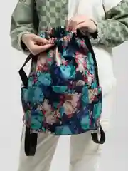 Алый рюкзак повседневный на затяжке