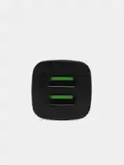 Автомобильное зарядное устройство, кабель USB Type-C в комплекте