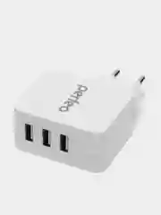Белый сетевое зарядное устройство с разъемом 3xUSB Perfeo