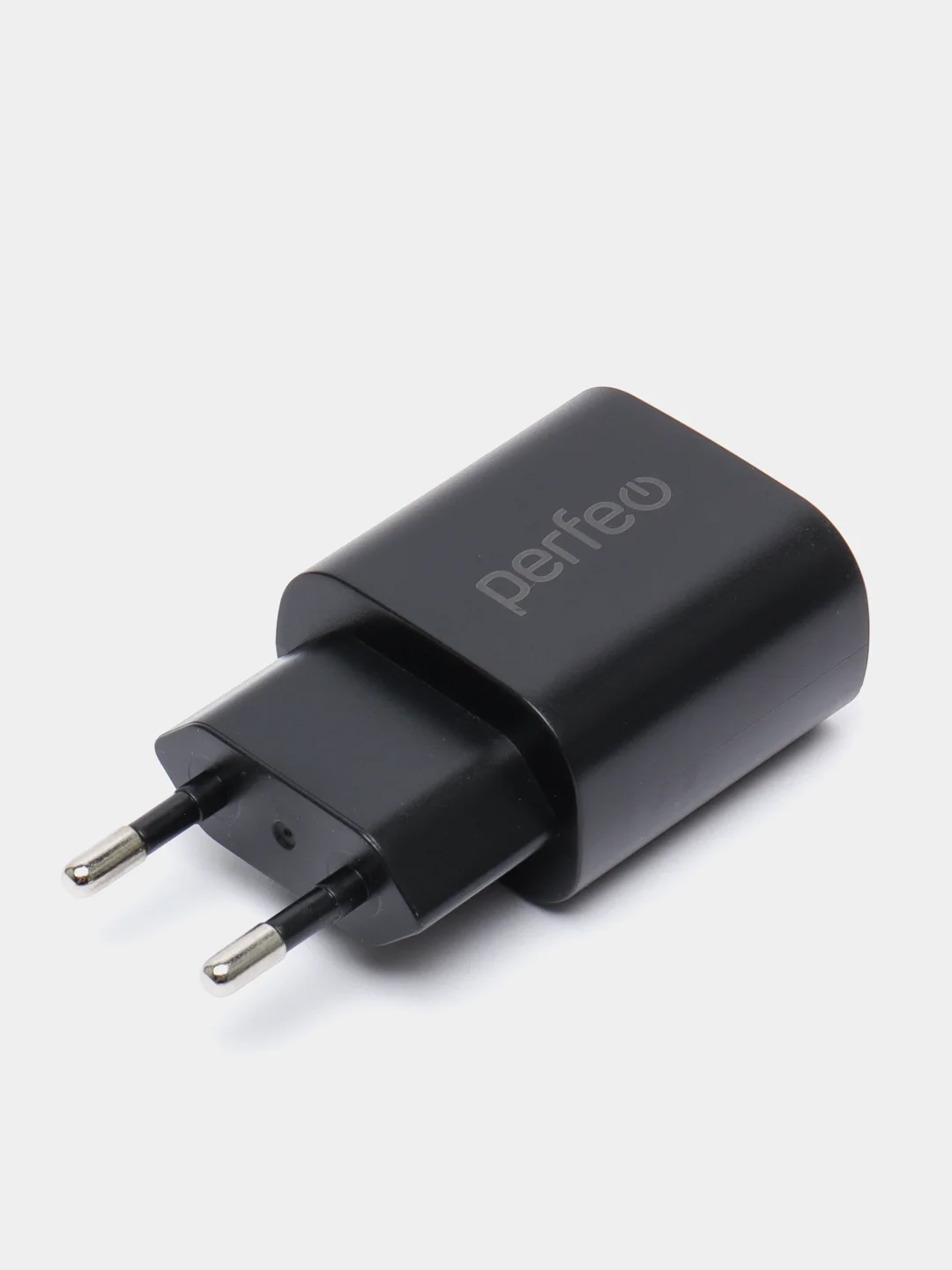 Черный сетевое зарядное устройство Perfeo с разъемом Type-C, 18 W, 2 цвета