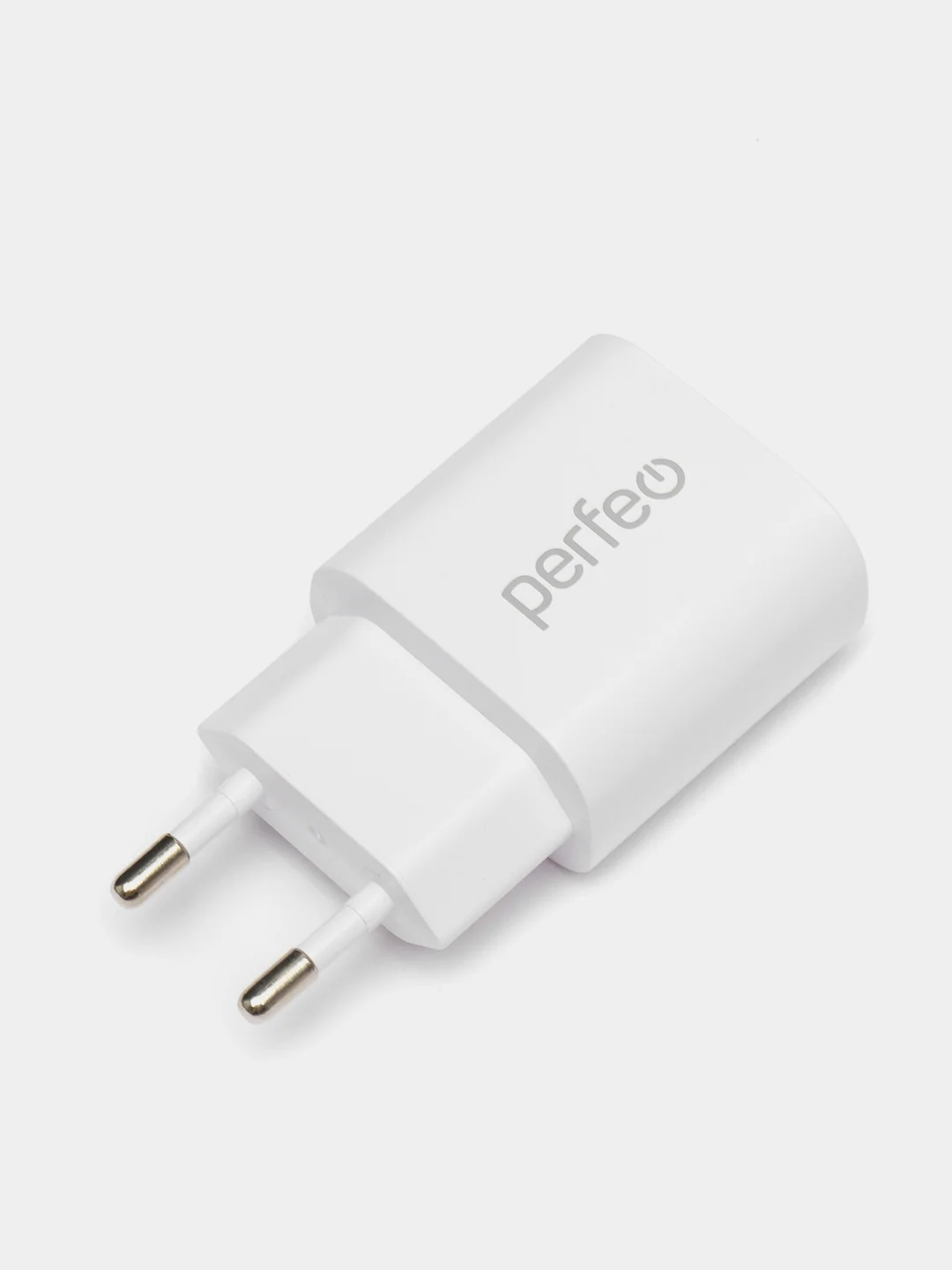 Белый сетевое зарядное устройство Perfeo с разъемом Type-C, 18 W, 2 цвета