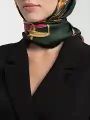 Зеленый платок женский