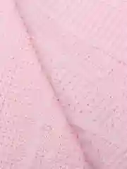 Розовый плед вязаный детский