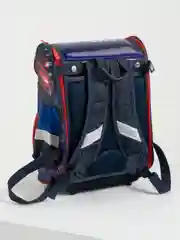 Красный рюкзак школьный, формовка