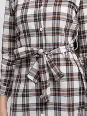 Белый платье-рубашка в клетку