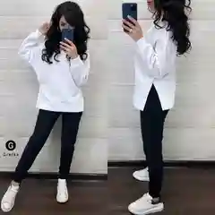 Белый спортивный женский костюм на флисе: штаны и худи