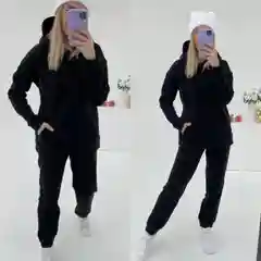 Черный спортивный женский костюм, на флисе