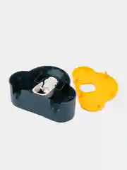 Желтый дозатор зубной пасты
