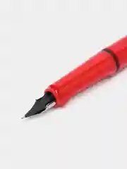 Красный перьевая ручка