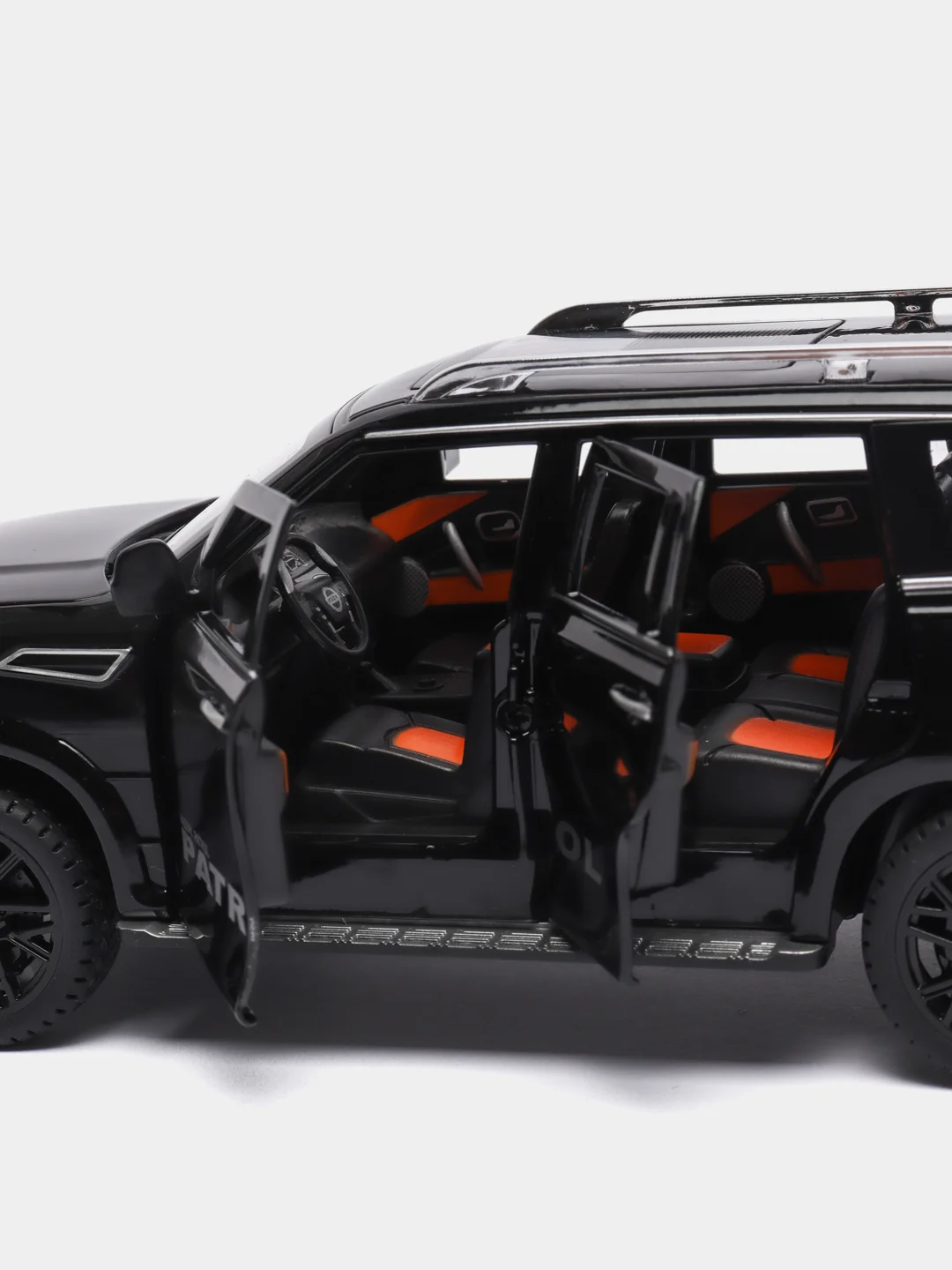 Черный металлическая машинка Che Zhi 1:24 Nissan Patrol 21 , инерционная