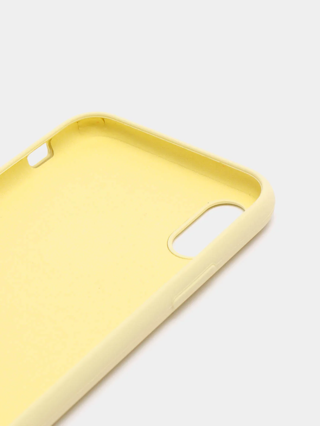 Светло-жёлтый чехол для iPhone 11/ 12/ 13/ 14/ XR/ 8/ 7/ SE/ X/ XS/ Pro/ Max/ Plus, силиконовый