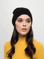 Черный шапка демисезонная, с отворотом