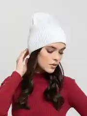 Белый шапка демисезонная, с отворотом