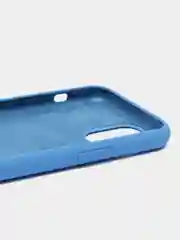 Небесно-голубой чехол для iPhone