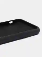Черный чехол для iPhone