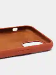 Коричневый чехол для iPhone