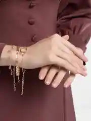 Желтый набор браслетов на руку