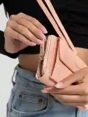 Розовый сумка-клатч через плечо