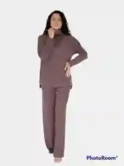 Коричневый женский костюм